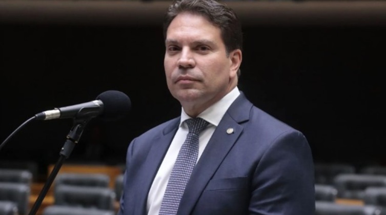 Câmara dos Deputados comunica ao STF suspensão parcial da ação penal contra Alexandre Ramagem