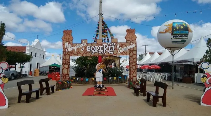 Cabaceiras dá início à 26ª Festa do Bode Rei com programação cultural, agropecuária e shows musicais