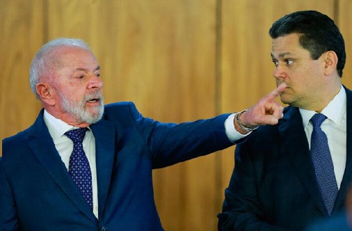 Alcolumbre critica setores do governo e reage a pressão sobre indicação de Jorge Messias ao STF