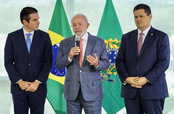 Decisão de Moraes sobre IOF impõe derrota ao Congresso e representa alívio para o Planalto